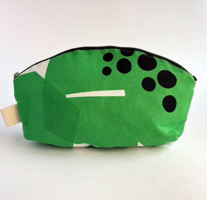 Curvy top purse or pouch