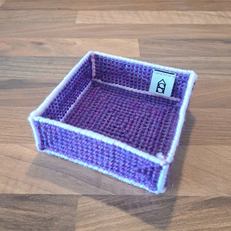 Small tray for small desk items - purple colour