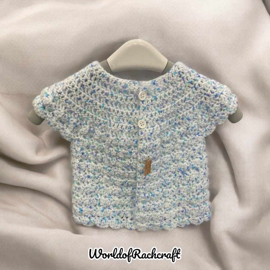 Sleeveless baby cardigan 