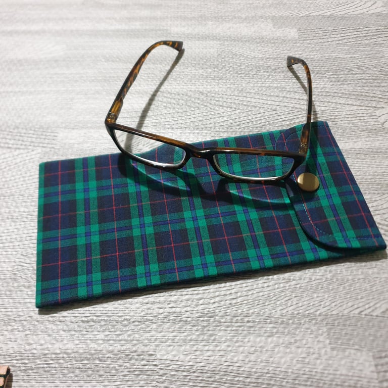 Tartan Fabric Glasses Case in 100% cotton with press stud fastener