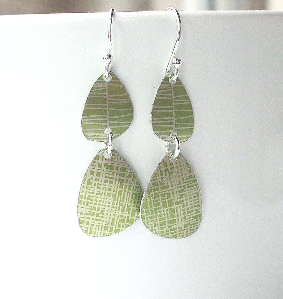 Pebble shaped mid century style green drop earrings