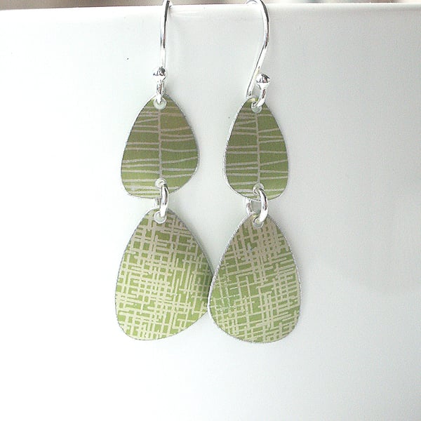 Pebble shaped mid century style green drop earrings