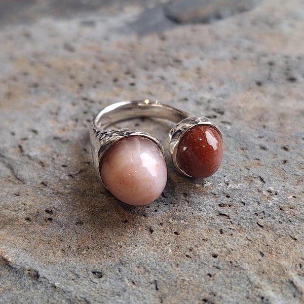 Unique silver ring with pink flint. Silver 925. hallmarked.