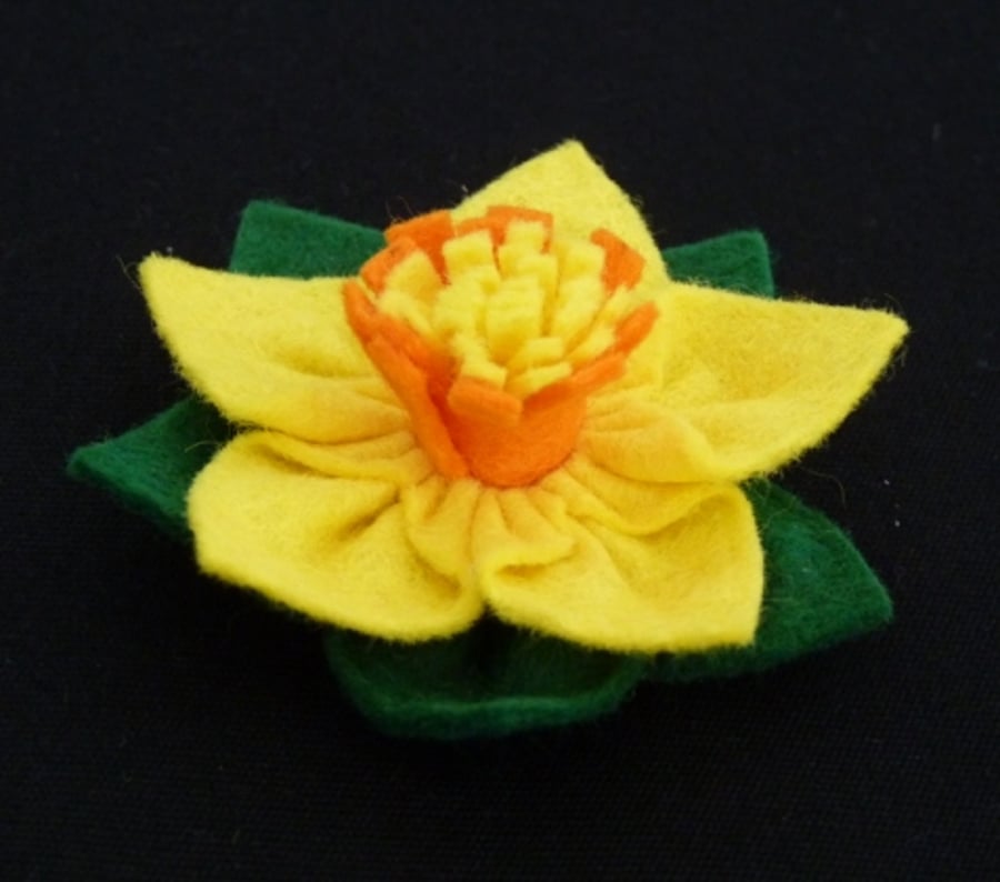 Daffodil Brooch 