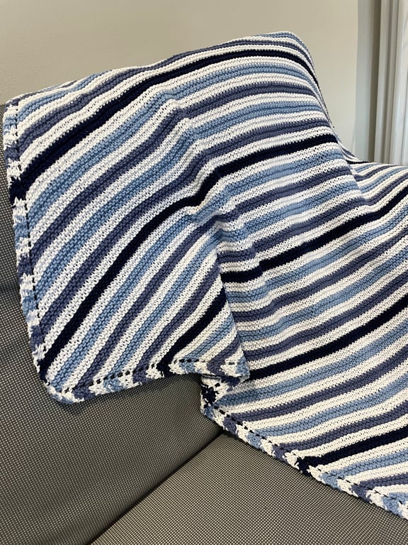 White with blue stripes baby blanket in 100% cotton yarn
