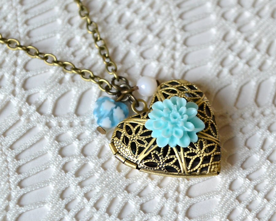 Heart Locket with Pale Blue Dahlia