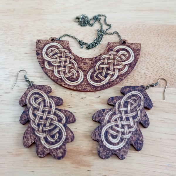 Pyrography Celtic knotwork wooden pendant & earrings set