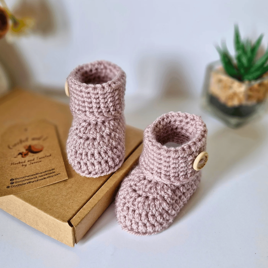 Crochet Baby Booties – Handmade Newborn Shoes with Wooden Button