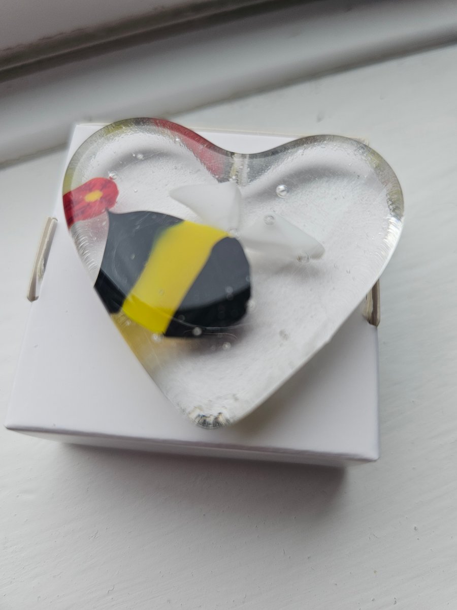 Fused Glass Pocket Heart - bee