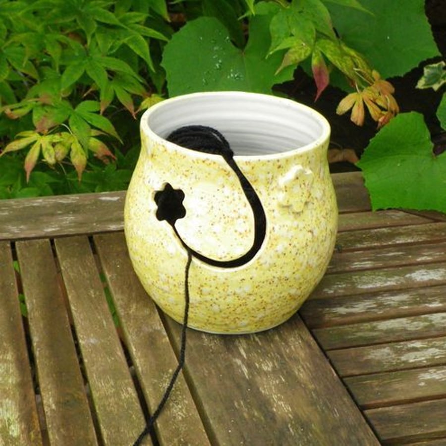 Knitting or crochet wool / yarn bowl.
