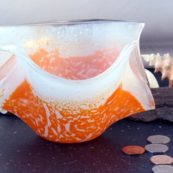 Clam shaped glass bowl 