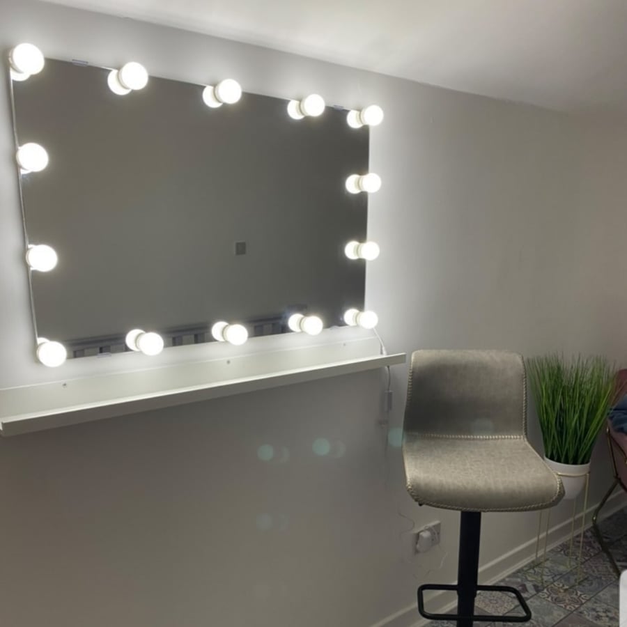 Huge mirror with lights discount