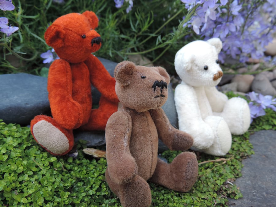 2.5" minature handcrafted bear. Red only.