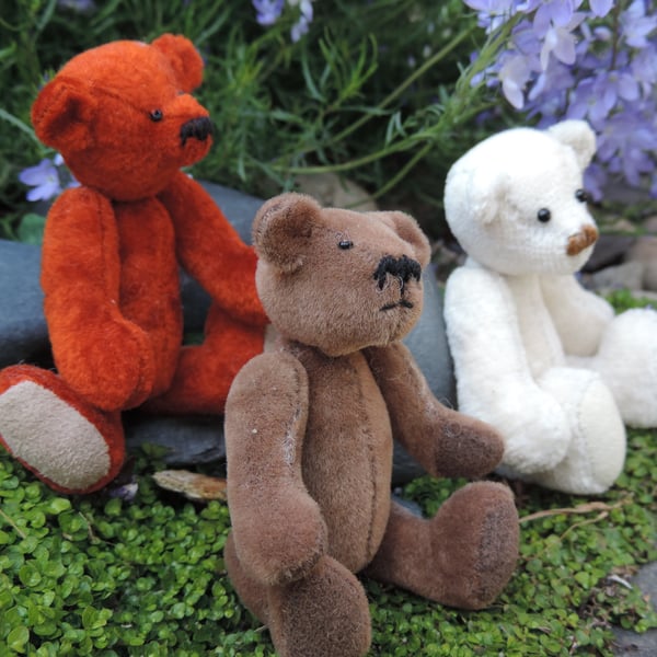 2.5" minature handcrafted bear. Red only.