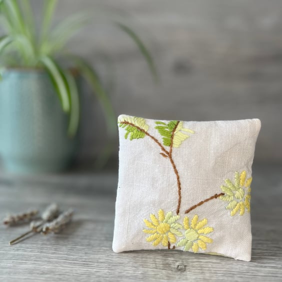 Summer Seconds  Vintage Floral Embroidered Linen Lavender Bag