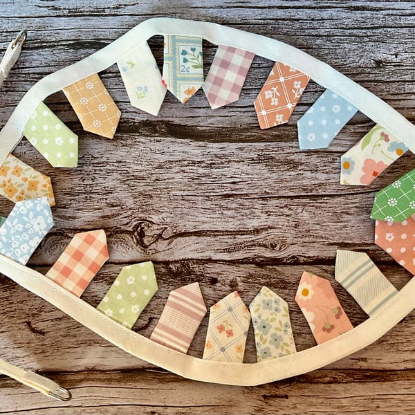Extra small bunting