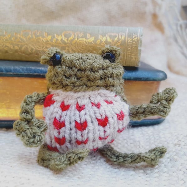 Emotional Support Frog in Gift Box Handknitted Comfort Companion Thoughtful Gift
