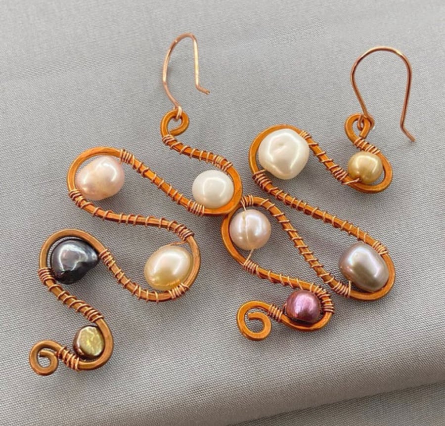 Multicoloured Cultured Pearl Copper Abstract Squiggle Dangle Earrings 