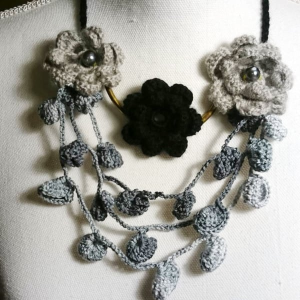 Boho Hand Crochet Necklace - Black White Woman accessoriess