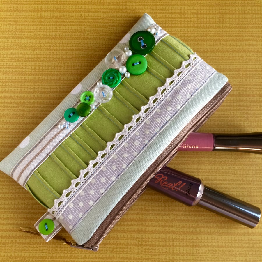 Vintage Button Make-up Purse