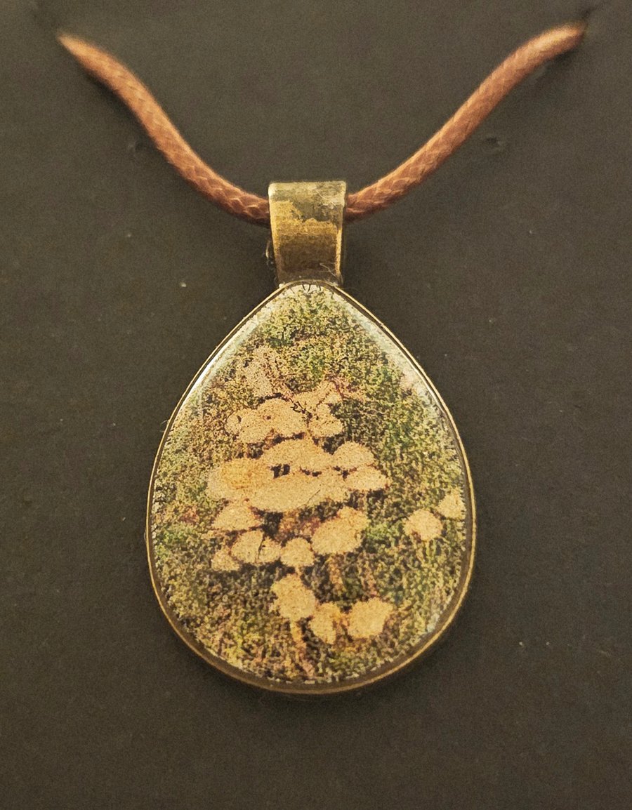 Toadstool teardrop necklace