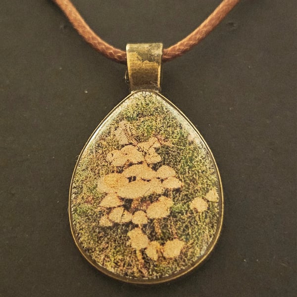 Toadstool teardrop necklace