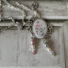 Pendant & Chain - Hedgerow Hollow CR 0044