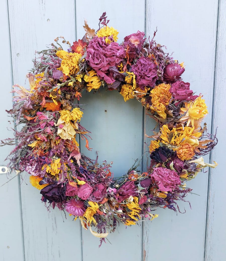 Dried Flower Wreath. 28cm Diameter. Handmade. Ready to Post