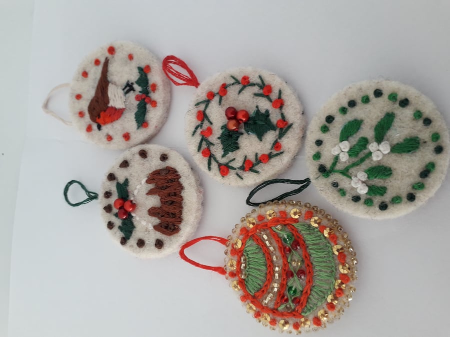 Christmas Decorations in Ecru Wool Felt bundle of 5