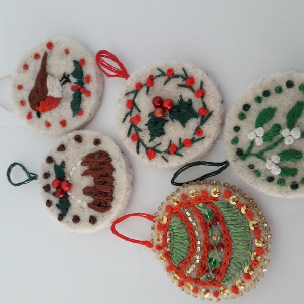 Christmas Decorations in Ecru Wool Felt bundle of 5