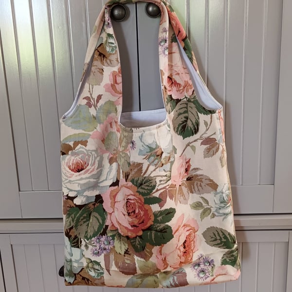 Reclaimed fabric lined shopping bag