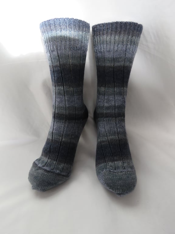 Hand-cranked Knitted Ribbed Wool Socks Size 4 to 5
