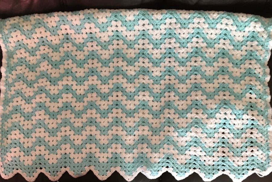 Lovely Zig Zag Baby Blanket