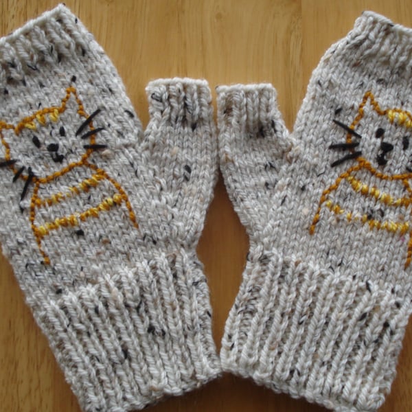 Hand Knitted and Embroidered With A Cat Fingerless Gloves (J176)
