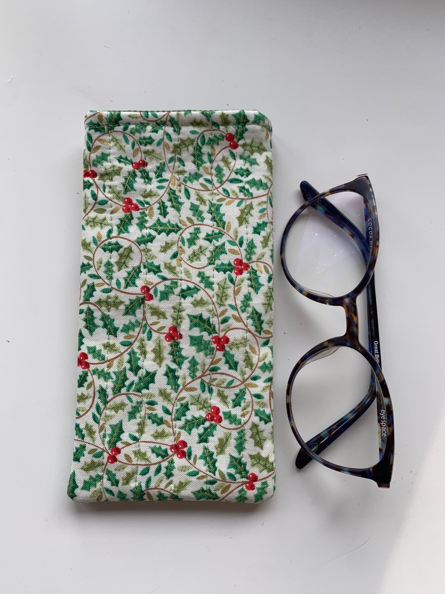 Holly Print Quilted Fabric Glasses Case