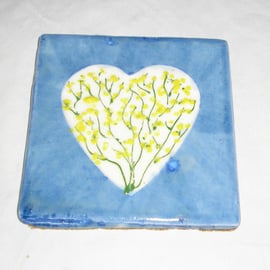 POTTERY DECORATIVE TILE COASTER WITH HEART AND FLOWERS