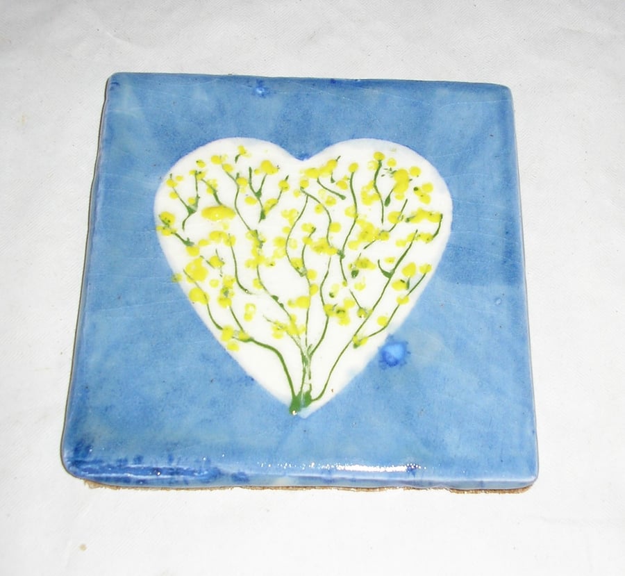 POTTERY DECORATIVE TILE COASTER WITH HEART AND FLOWERS