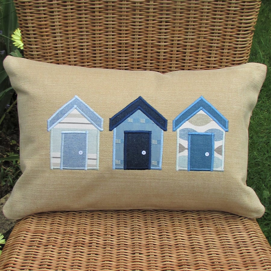 Beach huts cushion - Rectangular, beige with blue and white huts