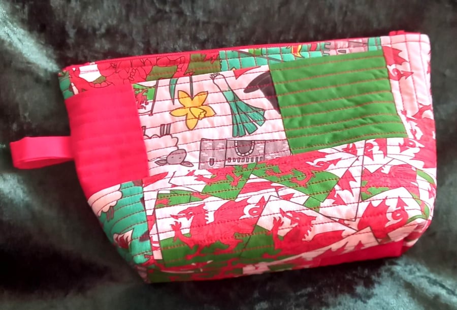 Welsh Fabric Quilted Zippered Bag Small