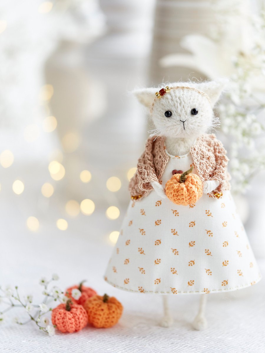 Knitted cat doll with pumpkin, Autumn Harvest Farmhouse decoration