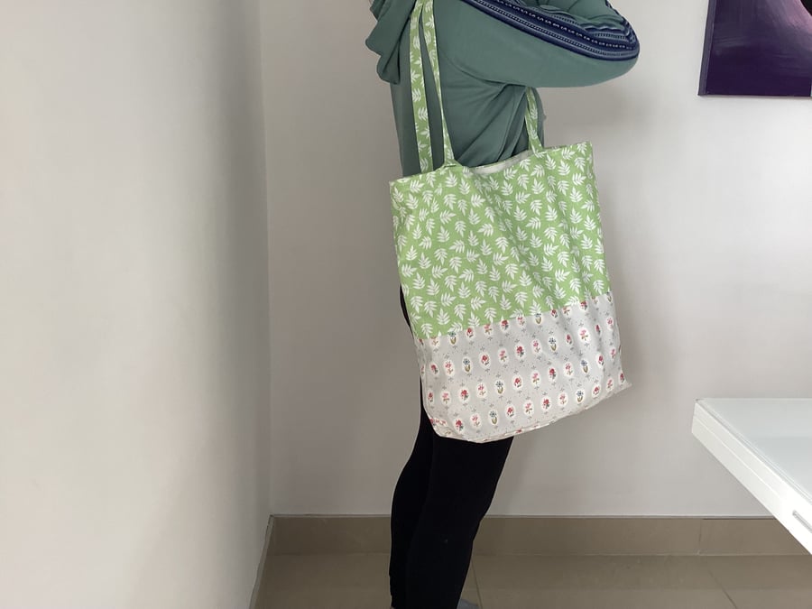 tote bag, handmade in floral fabric, fully lined, small pouch to fold away easy 