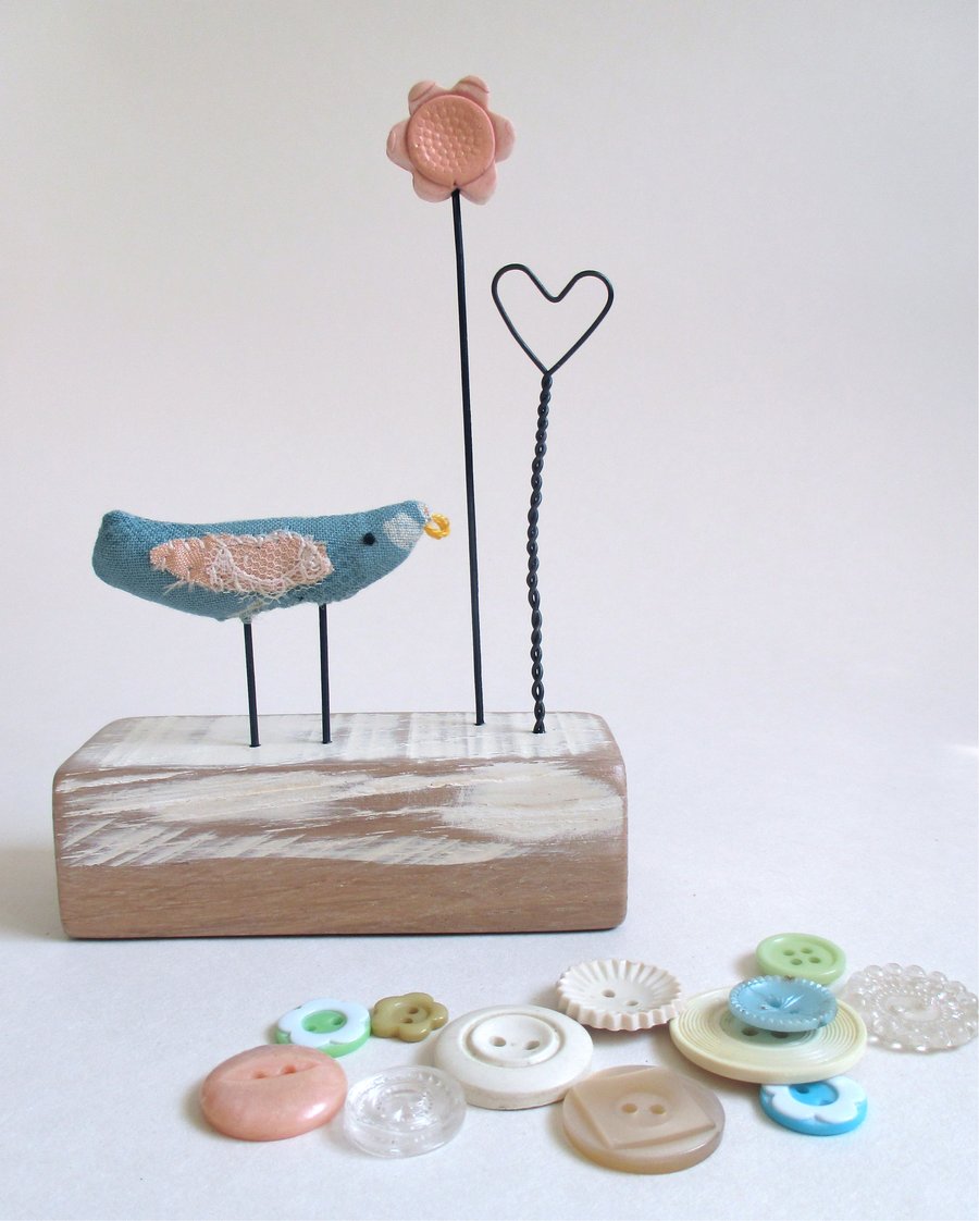 Hello Flower - Little bird with a clay flower and heart