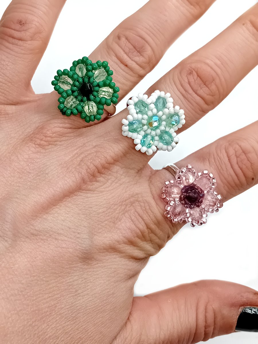 Beaded flowers adjustable ring