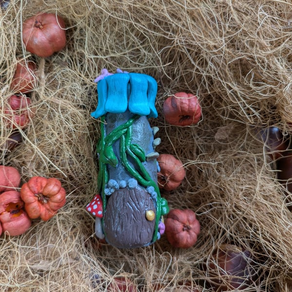 Fairy house, fairy door ornament 
