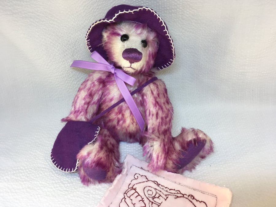 Traditional Mohair Bear for Arctophile over 14 years old. Add her to your hug.