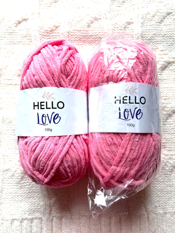 2 balls x 100g Hello Love Chenille Yarn Super Bulky Polyester - Soft Pink
