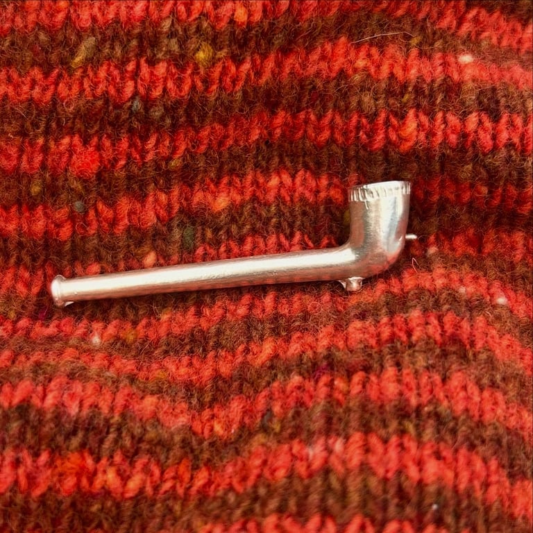 sterling silver cast minature clay pipe brooch