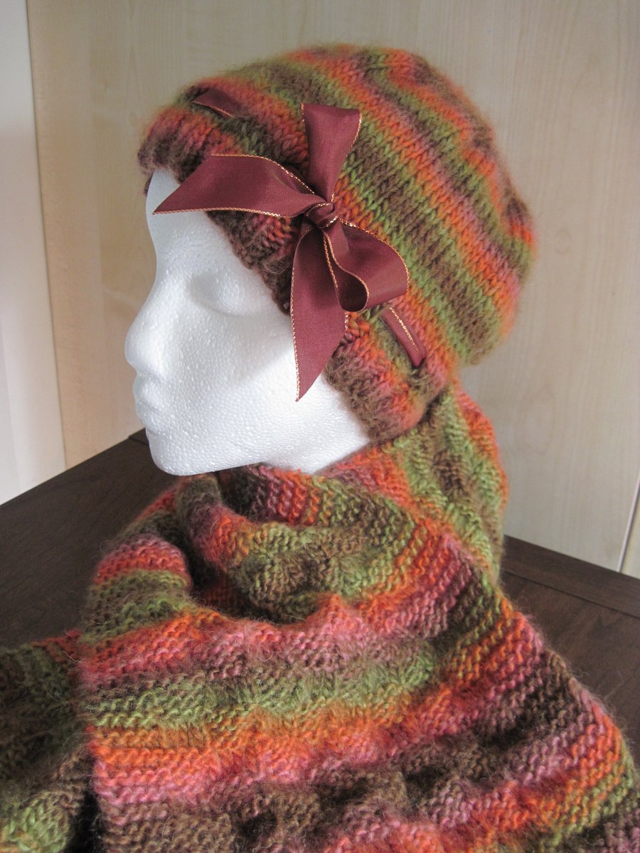 Hand Knitted Woolen Hat & Scarf set in Autumnal colours