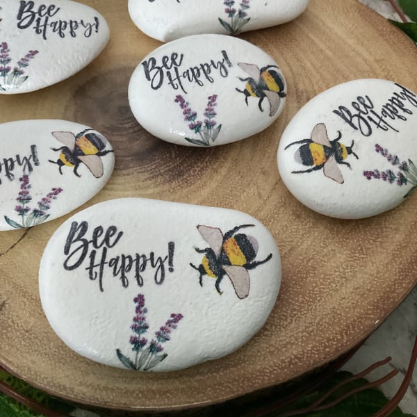 Pebble garden ornament. Paperweight. Bee