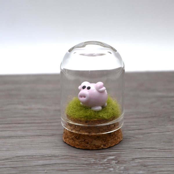 small glass pig keepsake figure